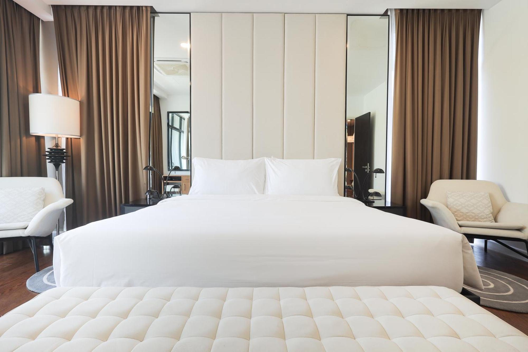 The Riyaz Lavanya Langkawi Pantai Cenang  Exterior foto A bedroom at the hotel