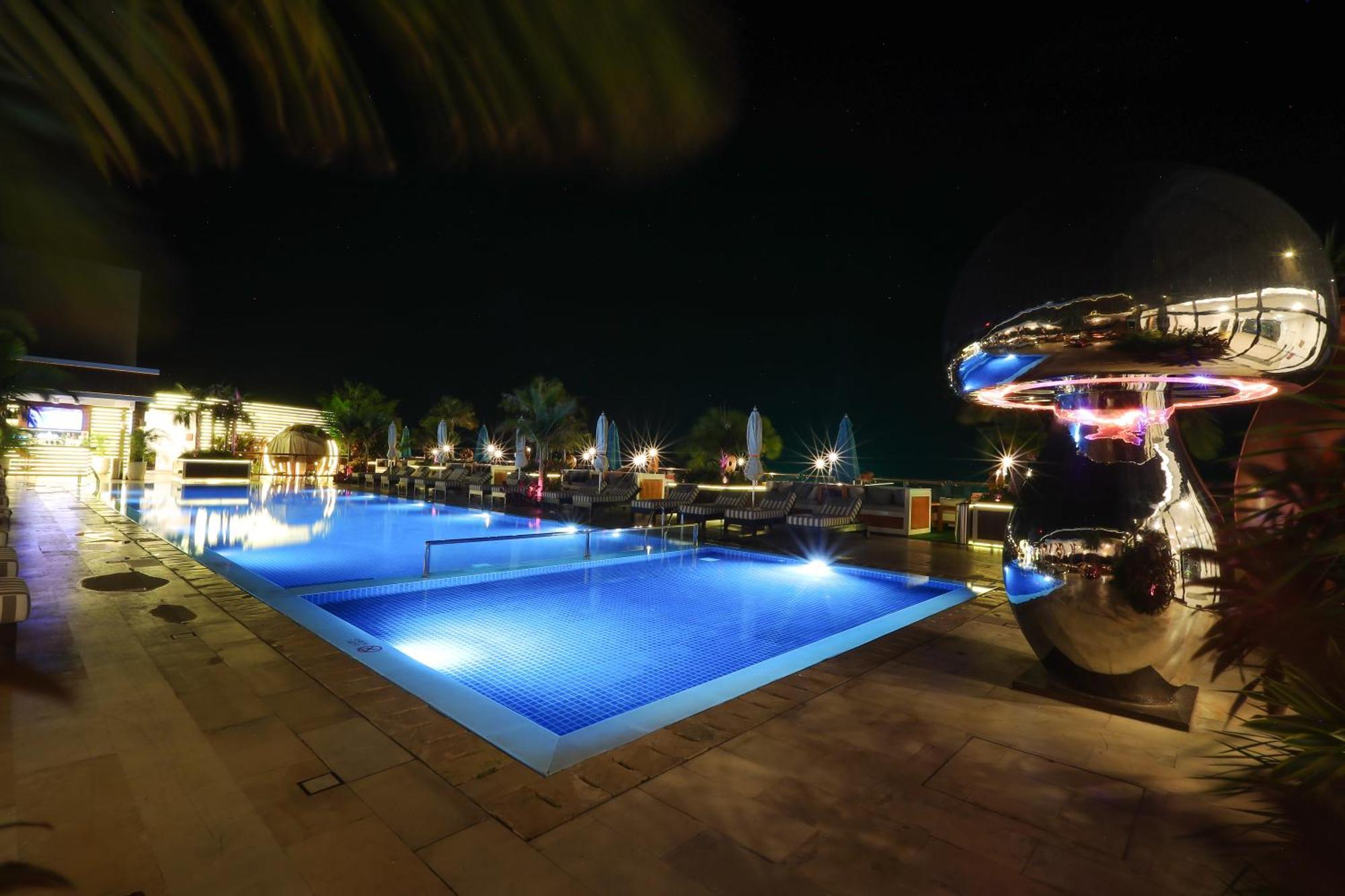 The Riyaz Lavanya Langkawi Pantai Cenang  Exterior foto The pool at the hotel