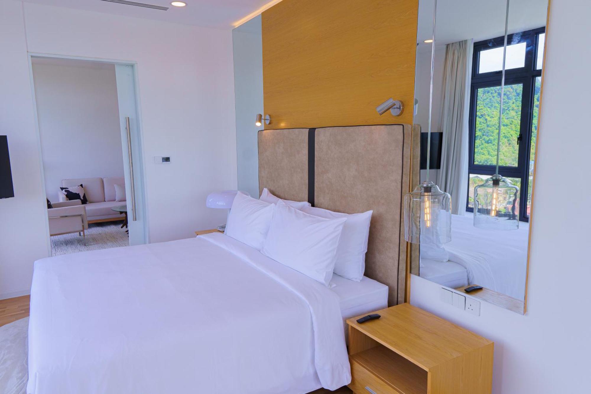 The Riyaz Lavanya Langkawi Pantai Cenang  Exterior foto A bedroom at the hotel